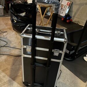 Traveling makeup case